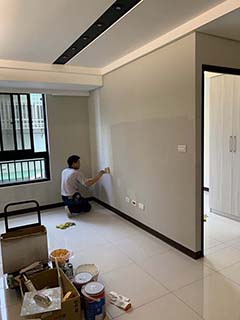 三重天花板，牆面刷漆