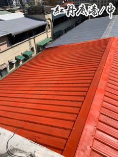 新北市新莊中港路鐵皮漆施作