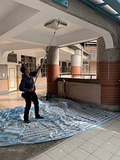 三重區集美國小走廊上面牆面刷新