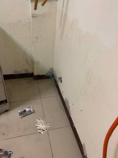 新北市三重舊漆剝落，批土刷漆