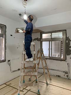 土城全室批土打磨刷漆、門框染色噴漆